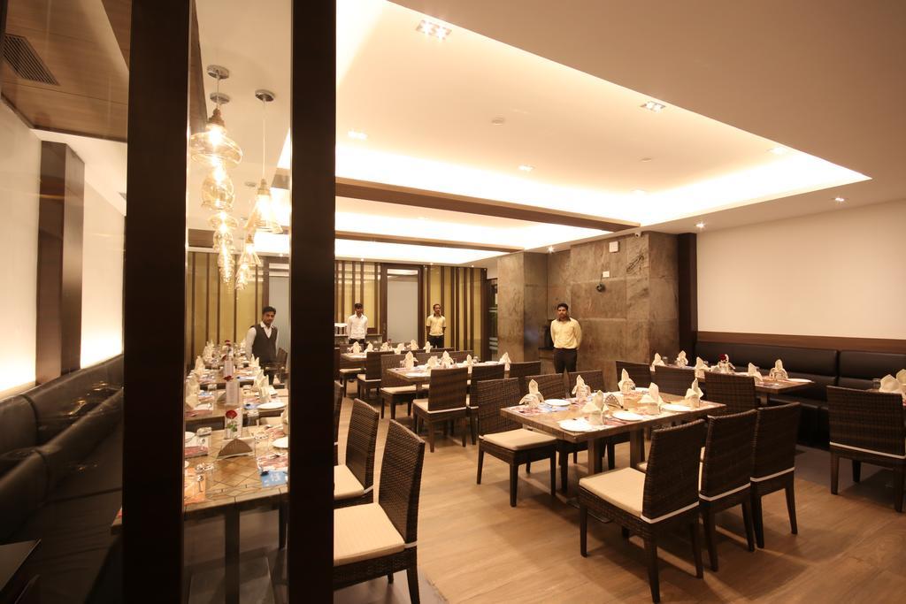 Khanna Fiesta Vellore Extérieur photo