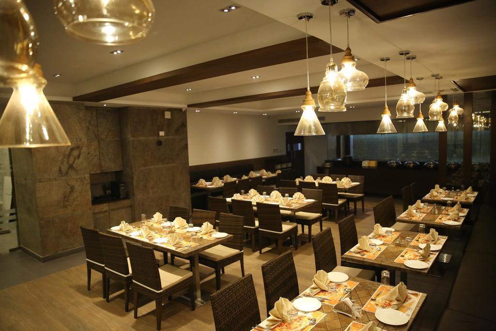 Khanna Fiesta Vellore Extérieur photo